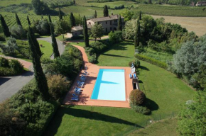 Podere Fignano, holiday home - apartments Renovated 2024-renewed WiFi Montaione